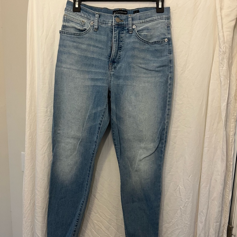 Lucky Brand Blue Skinny Jeans with Subtle Fading
